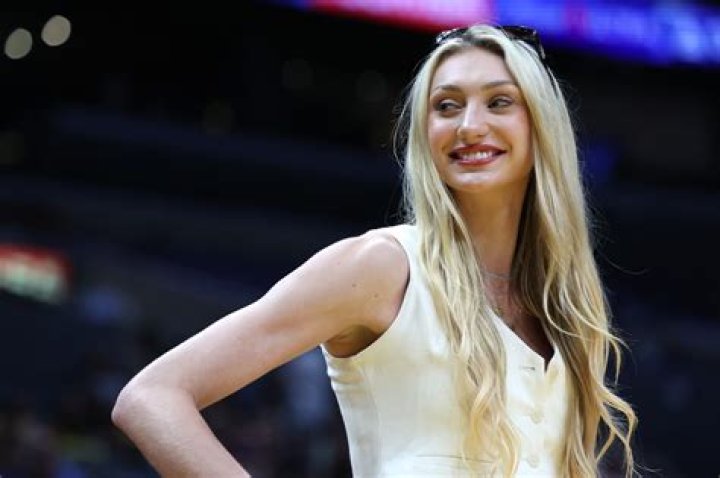 Cameron Brink carries advice from family friend Steph Curry to USA